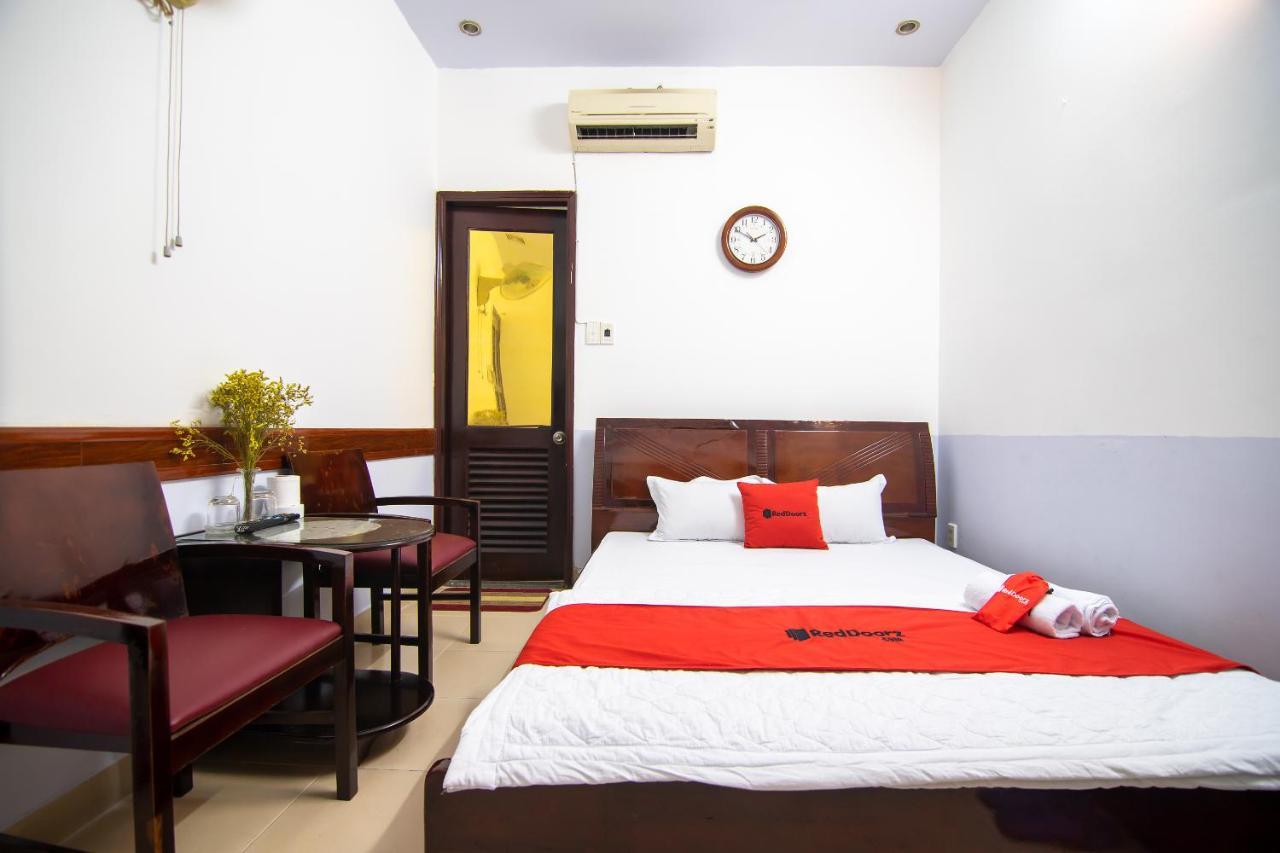 Reddoorz Hoang Minh Hotel ホーチミン市 エクステリア 写真